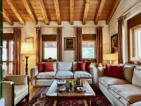 Classy 4 bedroom few steps from centre Cortina D'ampezzo
